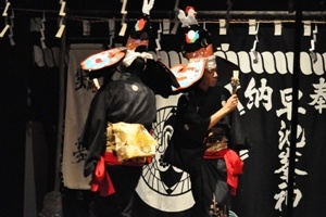鶏舞(岳神楽)
