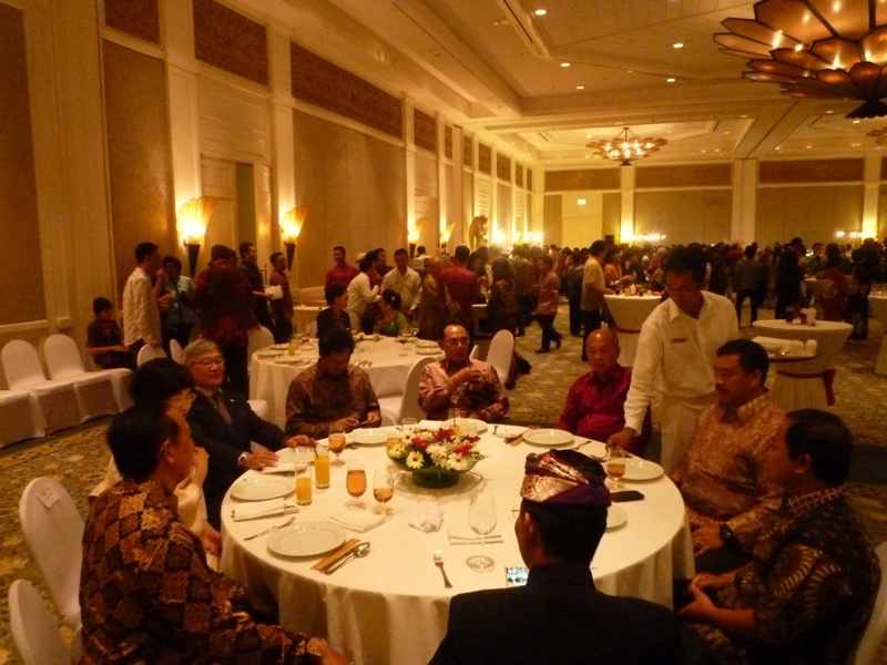 Bersama Wakil Gubernur Bali, Ketua DPRD Bali, dll