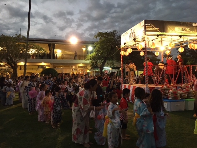 盆踊り風景