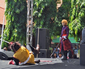 コスプレコンテスト(審査員による実演)